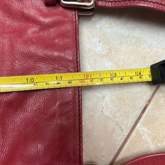 MARC JACOBS MERLOT COLORED BAG! The original MARC JACOBS. Retail over $600 - Picture 11 of 15